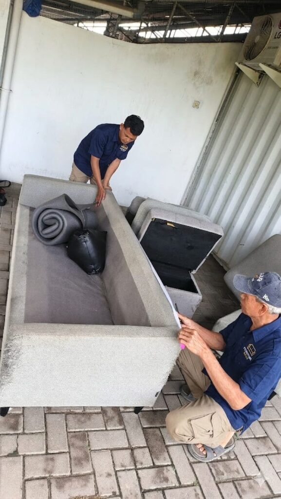 Servis Sofa atau Beli Baru